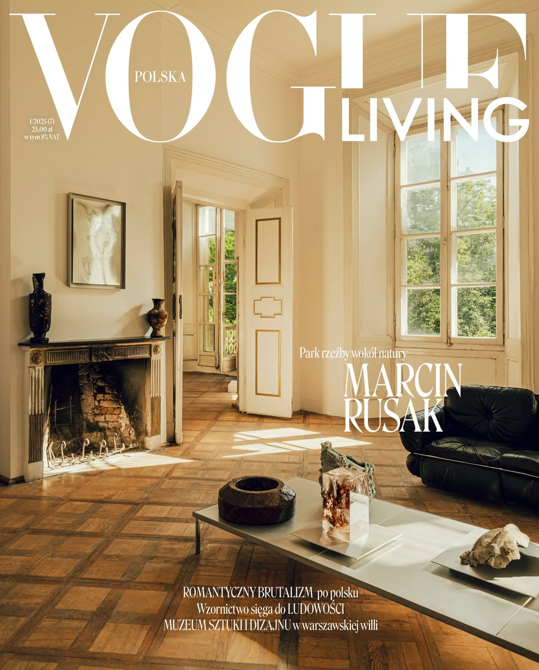 Okładka magazynu "VOGUE LIVING", przedstawiająca eleganckie wnętrze z dużymi oknami, kominkiem i designerskimi meblami.